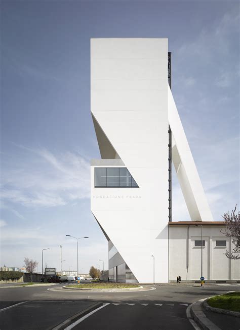 Torre – Fondazione Prada OMA 